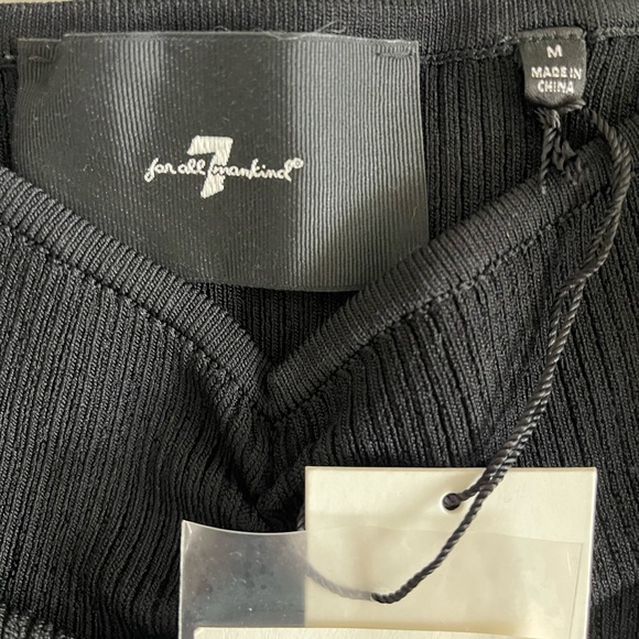 Body-con Off-shoulder Ribbed Top - Picture 6 of 8